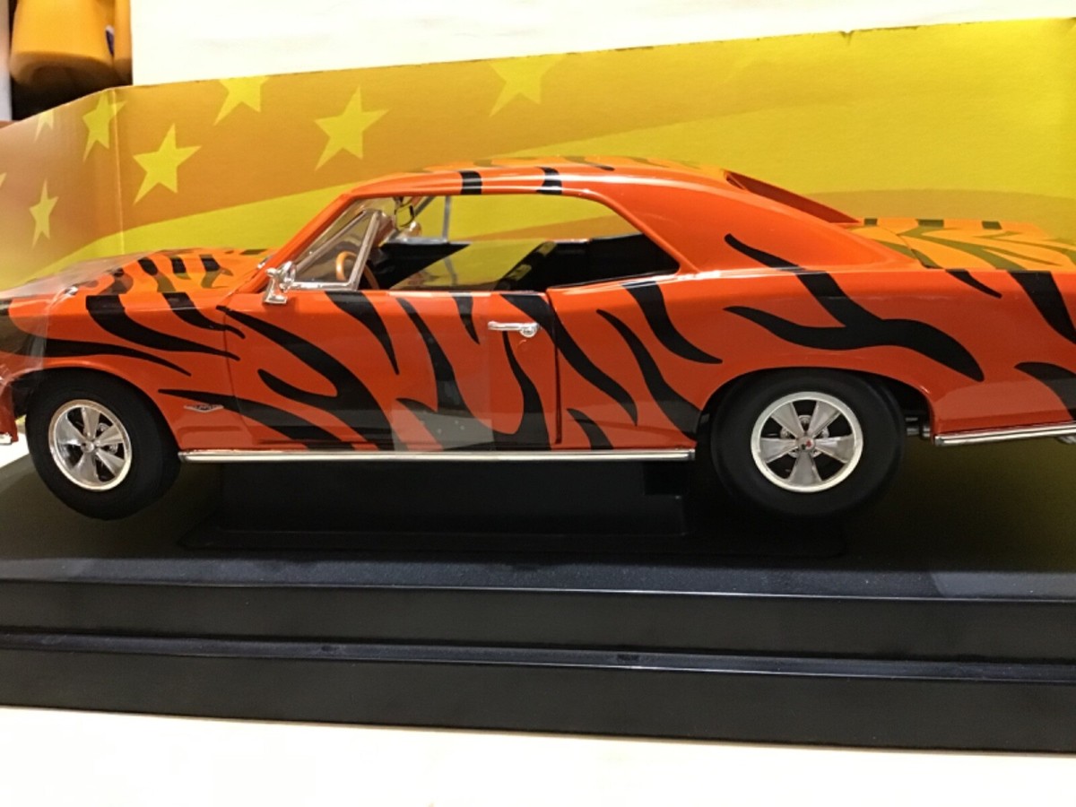 BESWICK ARNIE THE FARMER 1966 PONTIAC GTO TIGER STRIPE 1/18 #36676