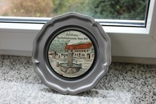 Wandteller, Zinnteller - original handbemalt - Marktplatzbrunnen Schönau A.1833