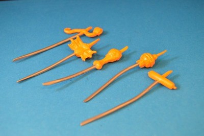 BEETLEJUICE Lot of 5 SHISH KEBAB SKEWERS scary KENNER 1989 film movie TOY Orange
