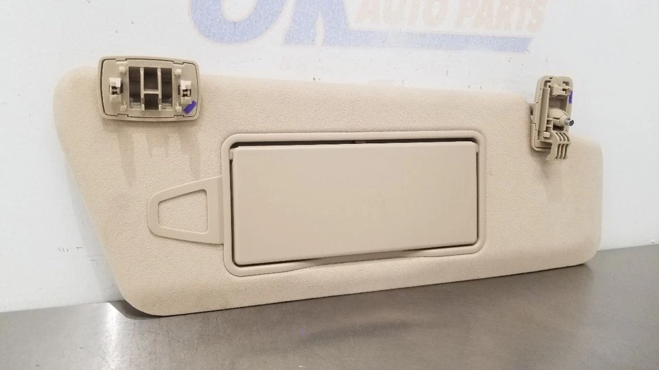 13 MERCEDES BENZ CLS63 AMG C218 PARASOL PRIMARIO PASAJERO DERECHO GAMUZA TOSTADA Foto 4 de 4