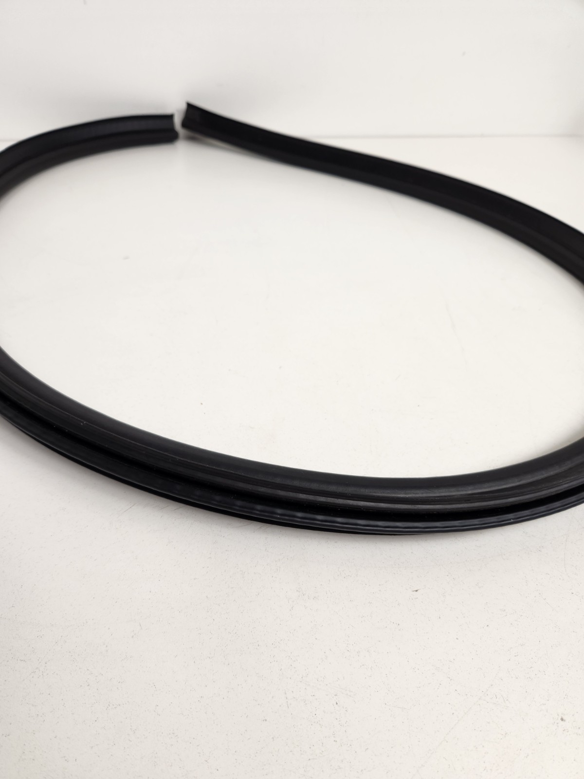 McLaren MP4-12C 2012-2014 Front Right Door side seal