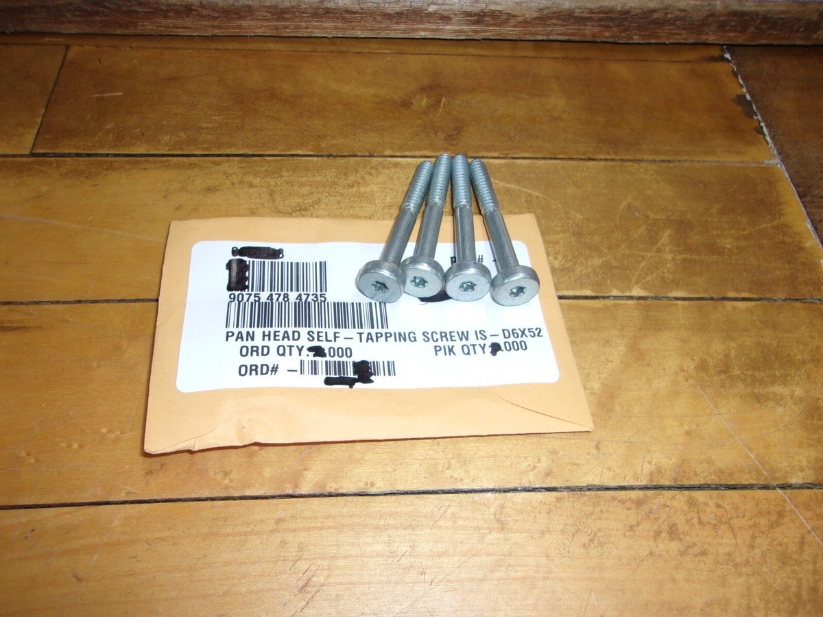 Stihl OEM Engine Screw's (4) 290 029 039 310 390 D6X52 9075-478