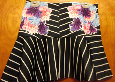 NWOT Junior Size M Short Skirt Floral & Stripes Multicolor Black & White by TOBI
