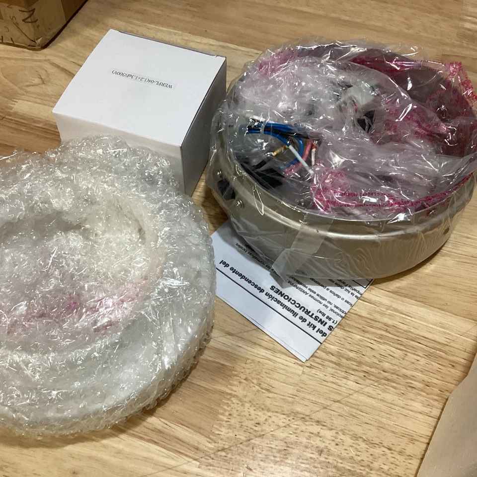 Fanimation Zonix 220V Kit de luces LED individuales para ventilador de techo exterior solamente - níquel - Imagen 3 de 4