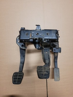 VW GOLF JETTA VENTO MK3 VR6 LHD CLUTCH BRAKE ACCELERATOR PEDALS SET 1H1721115