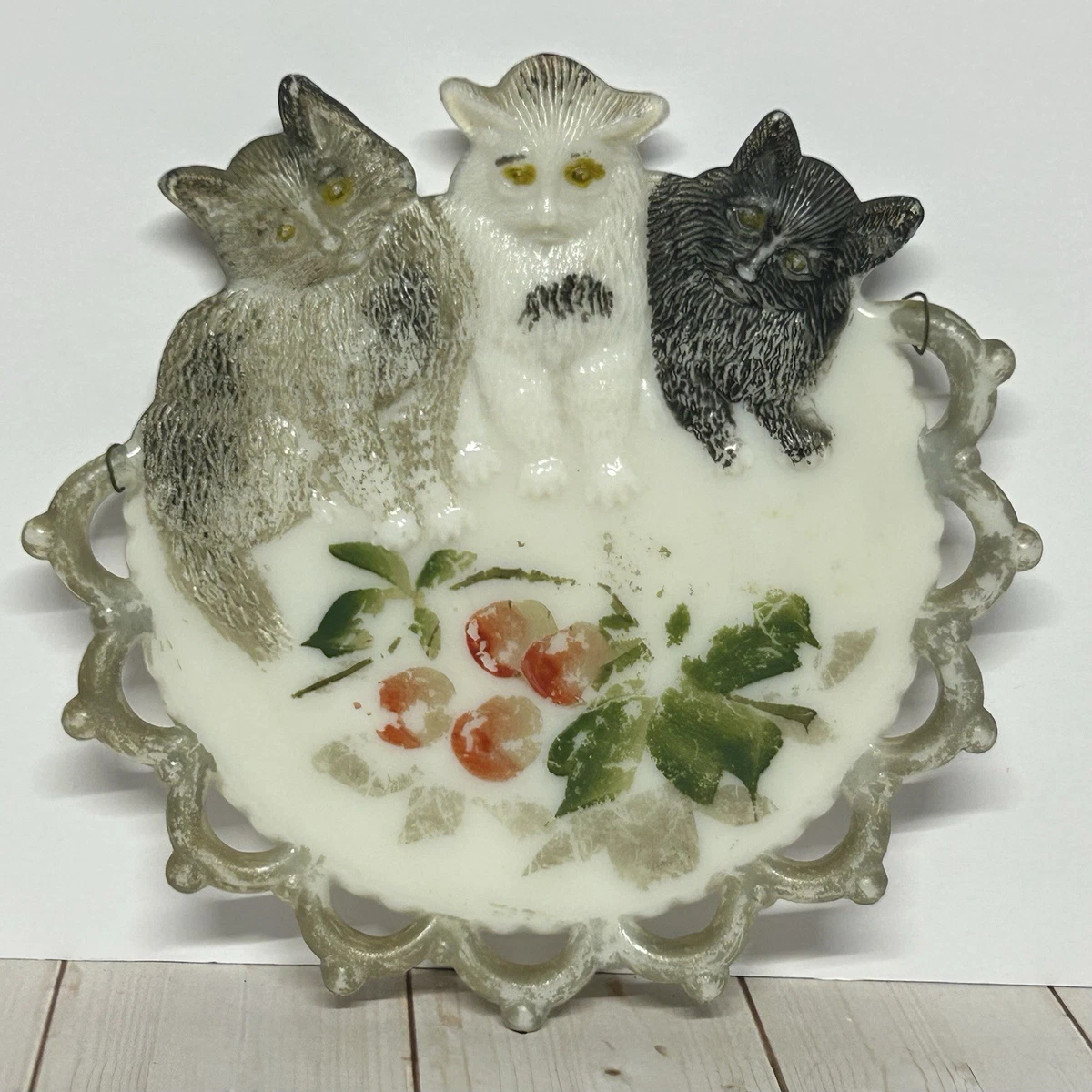 1950年代 ミルクガラス　猫モチーフプレート milk glass cat plate products for sale | eBay