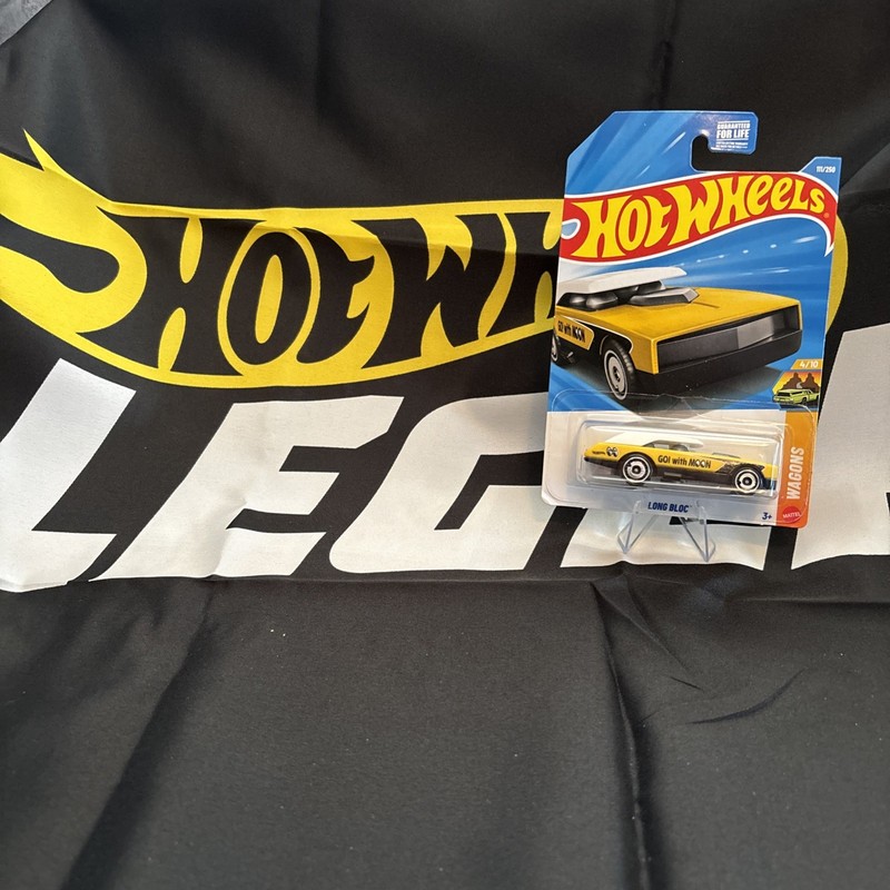 Hot Wheels 2026 Long Bloc Moon
