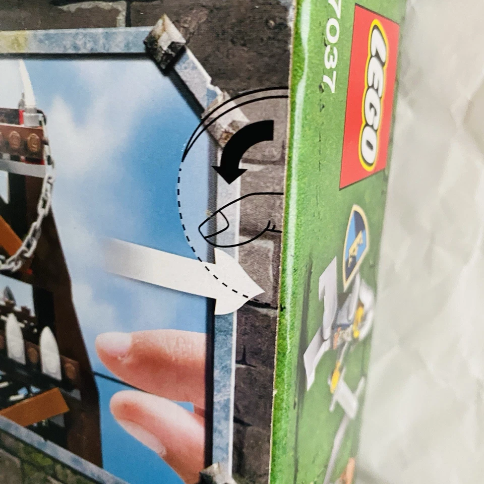 New LEGO Castle: 7037 Tower Raid Factory Sealed Box Free Shipping - Image 3 of 4