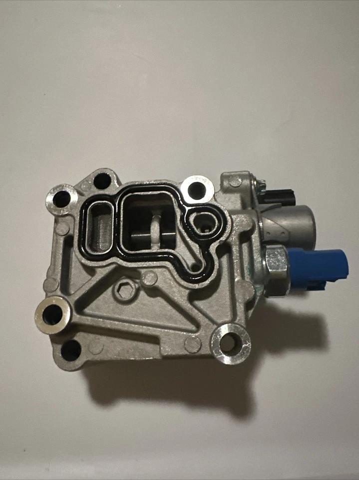 Engine Variable Valve Timing (VVT) Solenoid VVT239 fits 2010 Honda CR-V 2.4L-L4 - Image 2 of 4