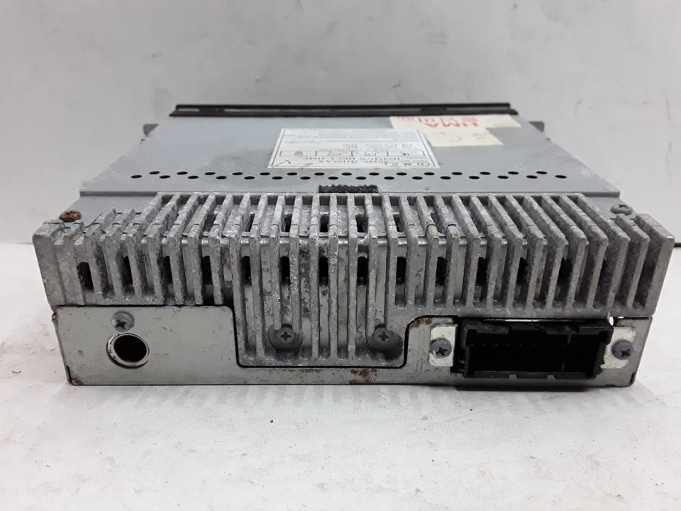 01 02 03 04 05 06 Hyundai Elantra AM FM cassette radio receiver  96140-2D106AX - Image 2 of 3