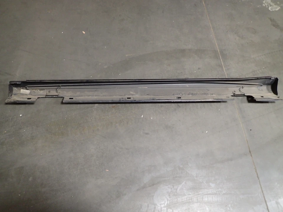 2014-2019 MERCEDES BENZ C117 CLA45 AMG RIGHT SIDE SKIRT ROCKER PANEL OEM BLACK - Image 4 of 4