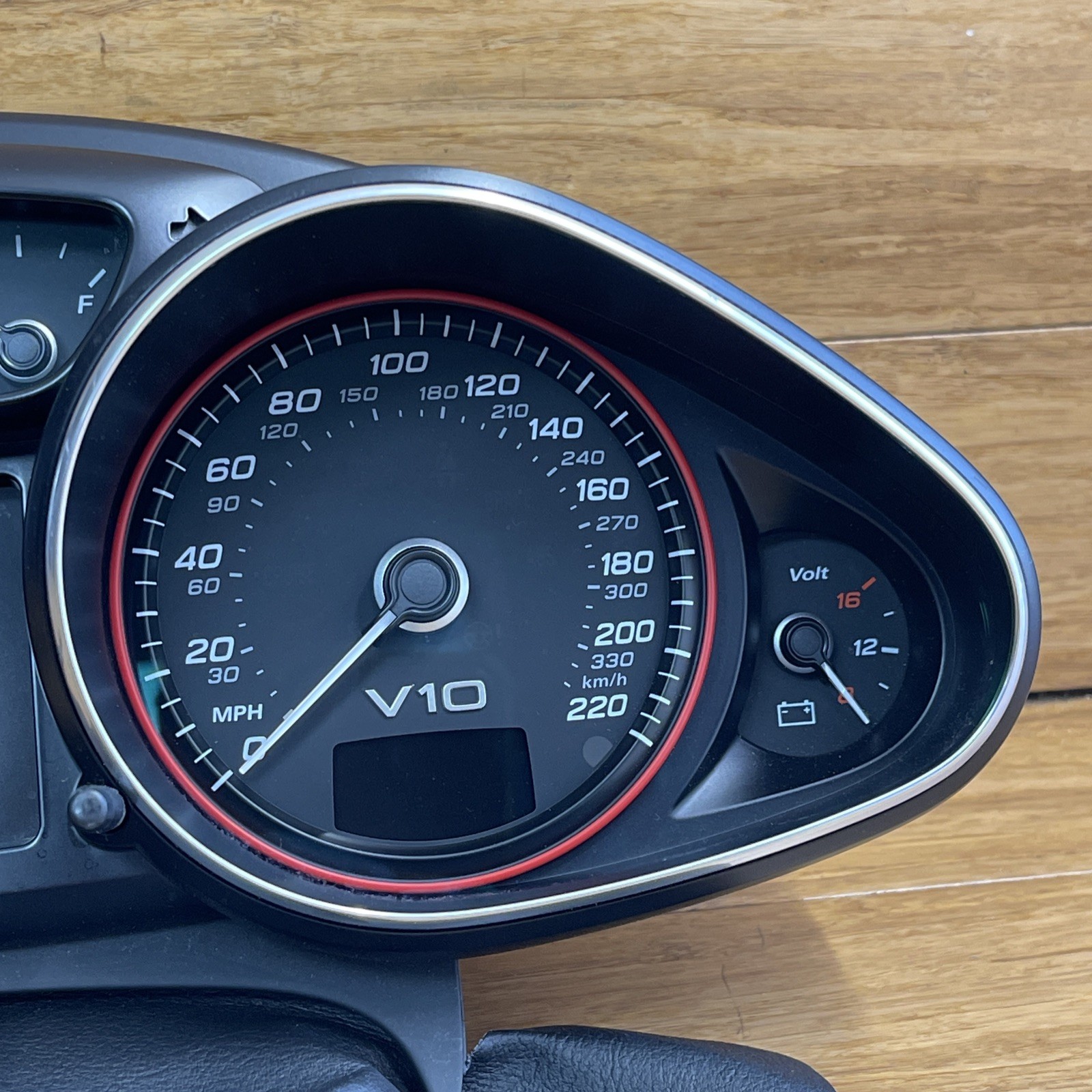 2014-2015 Audi R8 42 Dash SpeeDometer Instrument Gauge Cluster 34k Miles OEM