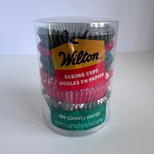 CUPCAKE LINERS WILTON CHRISTMAS ASSORTED BAKING CUPS 3" ROUND 150-COUNT NEW