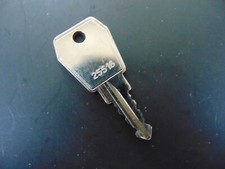 Original Kamei Ersatzschlüssel Schlüssel 25516 für Dachboxen Dachkoffer Träger