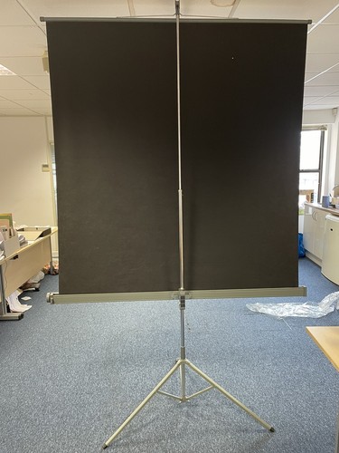 Nobo overhead projection screen 1600 x 1500 freestanding - Picture 4 of 6