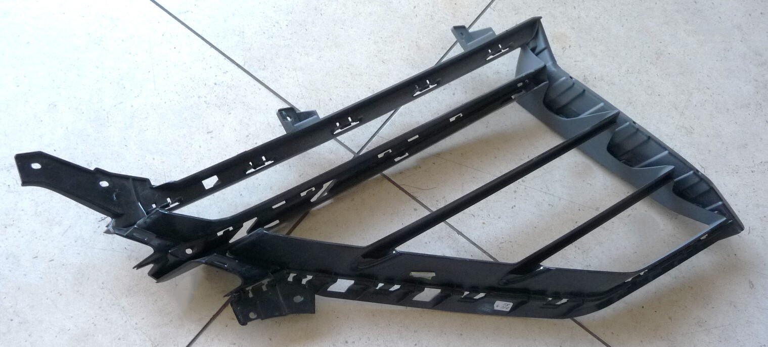 2018-2019 Lamborghini Urus Front Bumper Radiator Left Grille 