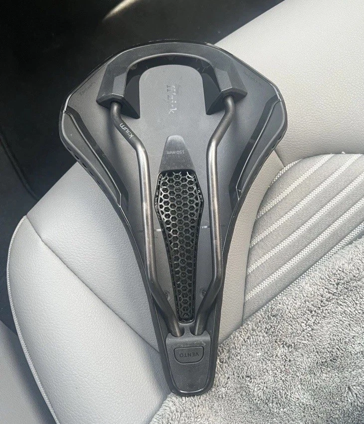 Sillín Fizik Vento Argo Adaptable Impreso en 3D 150MM Foto 3 de 4