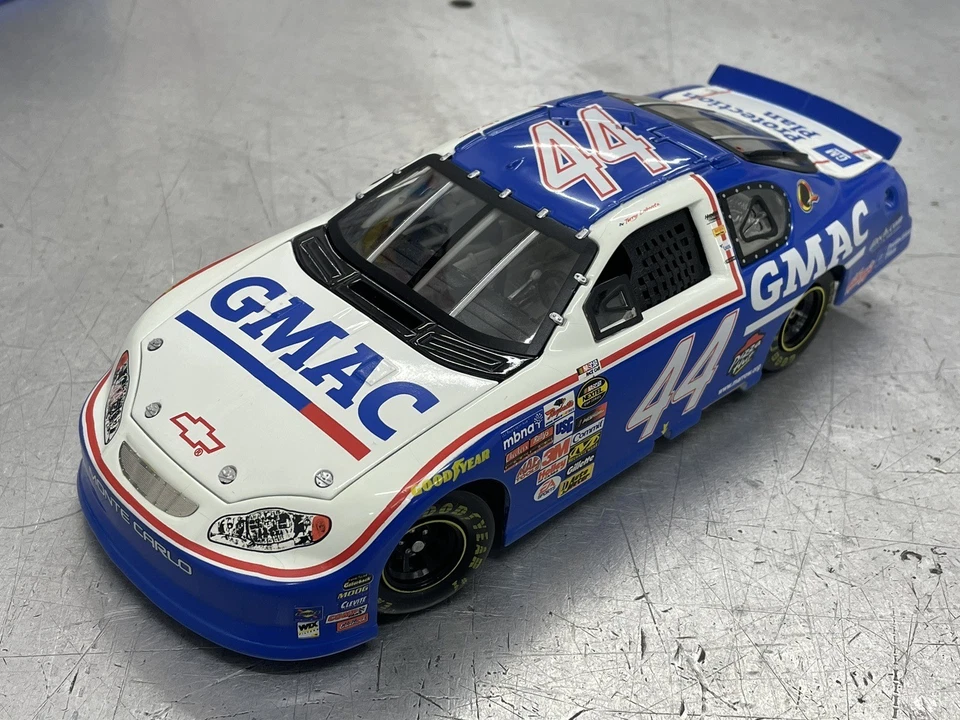 Terry Labonte #44 GMAC Piedmont Throwback 2005 Hendrick 1/24 NASCAR DieCast - Image 2 of 4