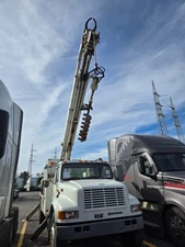 2001 International digger derrick crane truck, 121K miles, Altec 47' boom