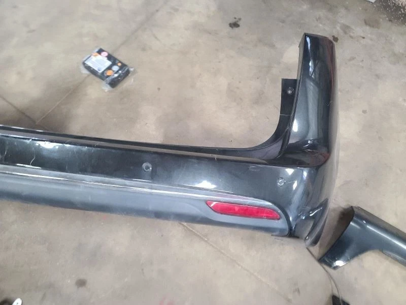 (SOLO RECOGIDA LOCAL) Parachoques trasero 1 pieza cubierta de parachoques pintada se adapta a 17-20 PACIFICA Foto 2 de 4