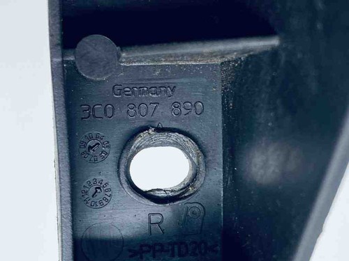 VW PASSAT B7 ALLTRACK 365 Rechte Scheinwerferhalter 3C0807890 1.97 30684330