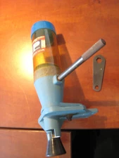 Vintage Pacific Powder Dispenser