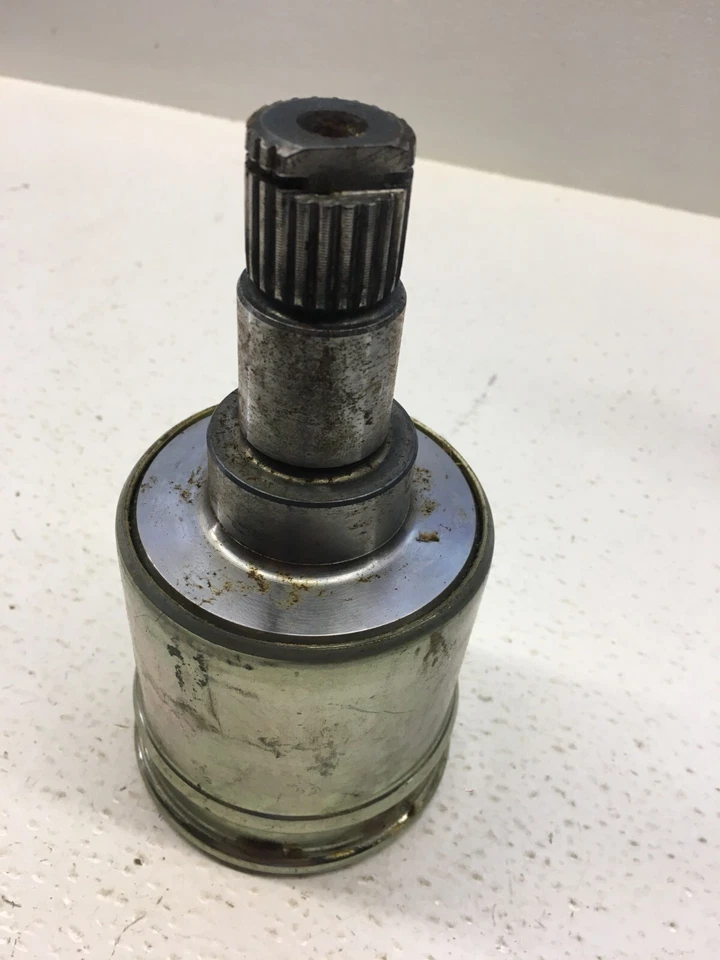 Mopar NOS Axle Shaft Inner Housing for 1982-85 Dodge Omni GLH Charger 2.2 Turbo - Imagem 4 de 4