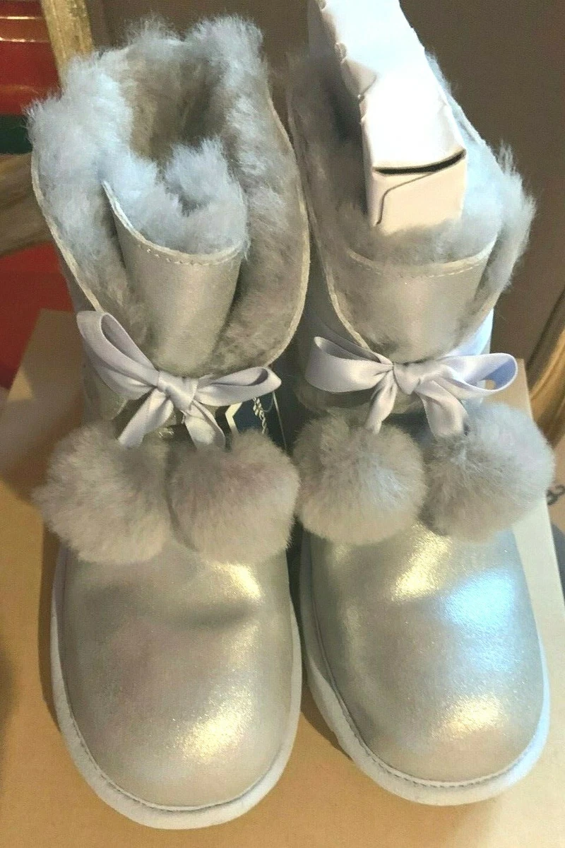 UGG k Gita silver metallic pull on boot 6 Big Kids size 7.5 8