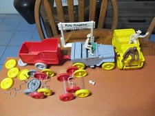 vintage ROY ROGERS PLASTIC NELLYBELLE JEEPS  TRAILER, PARTS  PIECES