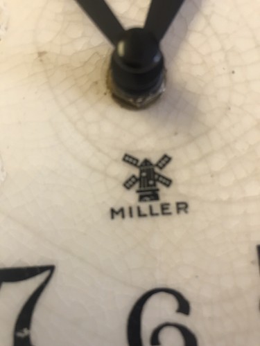 Vintage Delft Clock. Keeps Perfect Time - Picture 2 of 4