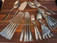 Hampton Tomodachi 18/10 Hammered Stainless Steel Silverware Lot 24 Pc Flatware