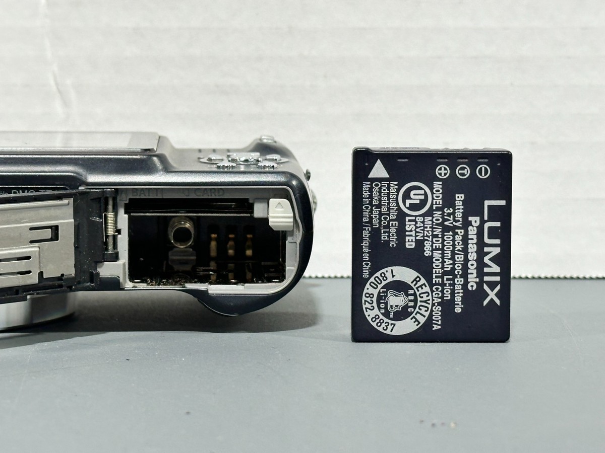 Panasonic Lumix DMC-TZ4 8.1 Mega Pixels 10x Optical Zoom Compact