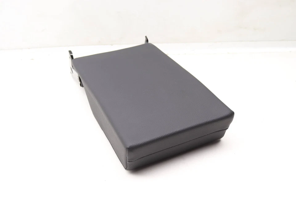 Mercedes-Benz ML500 2004-2011 - reposabrazos asiento central trasero / soporte para taza Foto 3 de 4