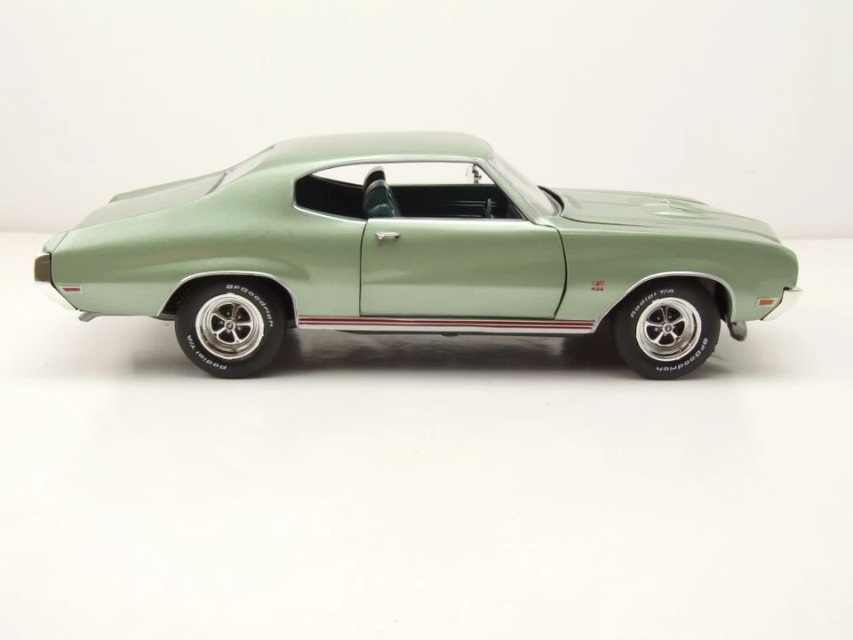 Buick Grand Sport Hardtop 1970 Verde Metallizzato Modellino Auto 1:18 Auto World - Immagine 4 di 4