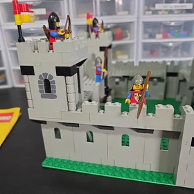 Vintage LEGO Set 6080, King's Castle, 100% Complete With Instructions