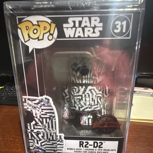 Funko Pop! Vinyl: Star Wars - R2-D2 Futura (Exclusive) #31 Figure