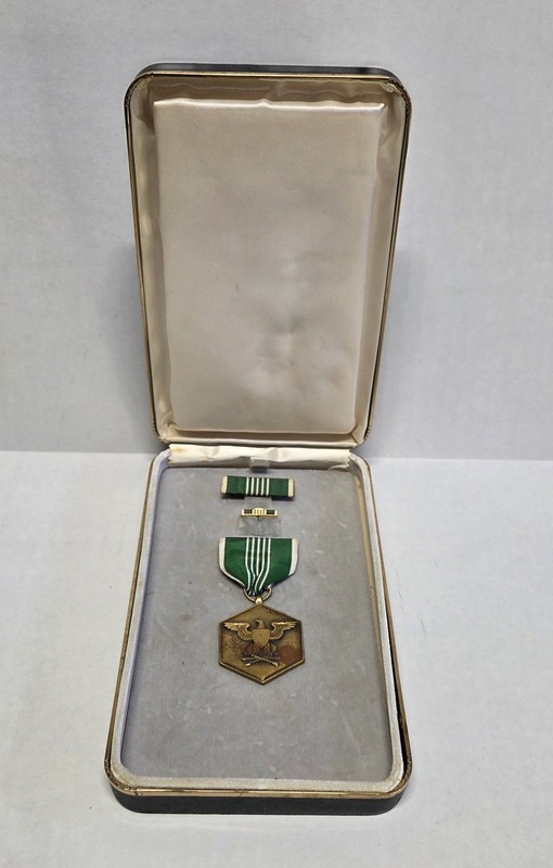 Vintage U.S. Army Commendation Medal ARCOM 3 Piece Presentation Set Volupté Case