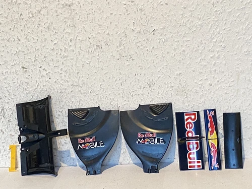 • Heckdiffusor,Heckspoiler-Teile/Kleinteile/Kyosho Red Bull-RB7/DeAgostini,1:7.