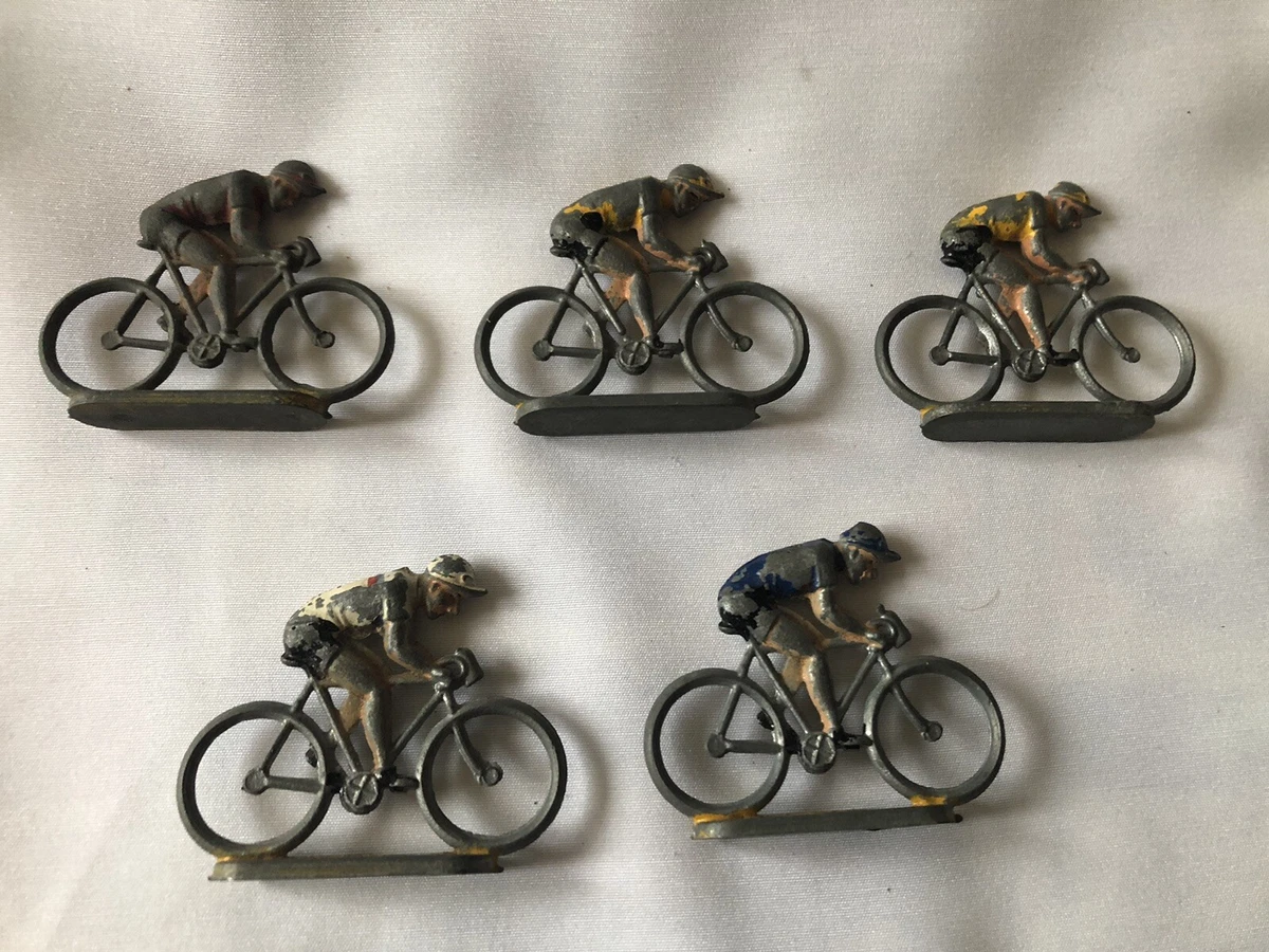 Lot 4 Figurines Coureurs Cyclistes Anciens Alu Quiralu Aludo Vers 1950