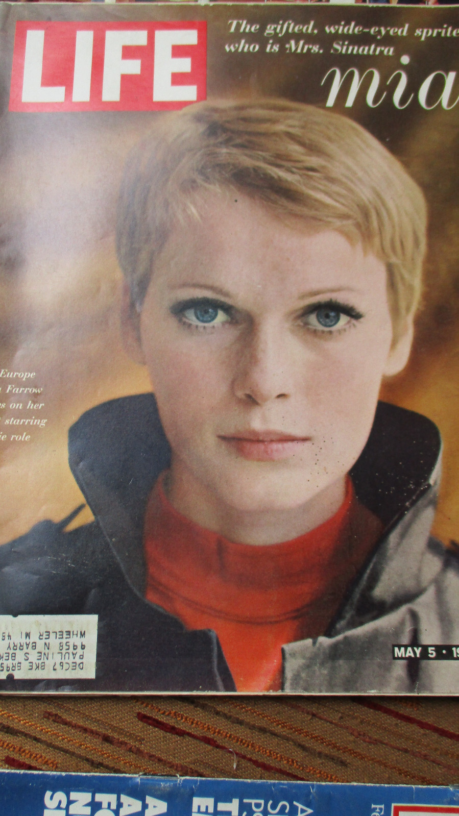 LIFE MAGAZINE May 1967 Mia Farrow Cover / Mrs. Sinatra