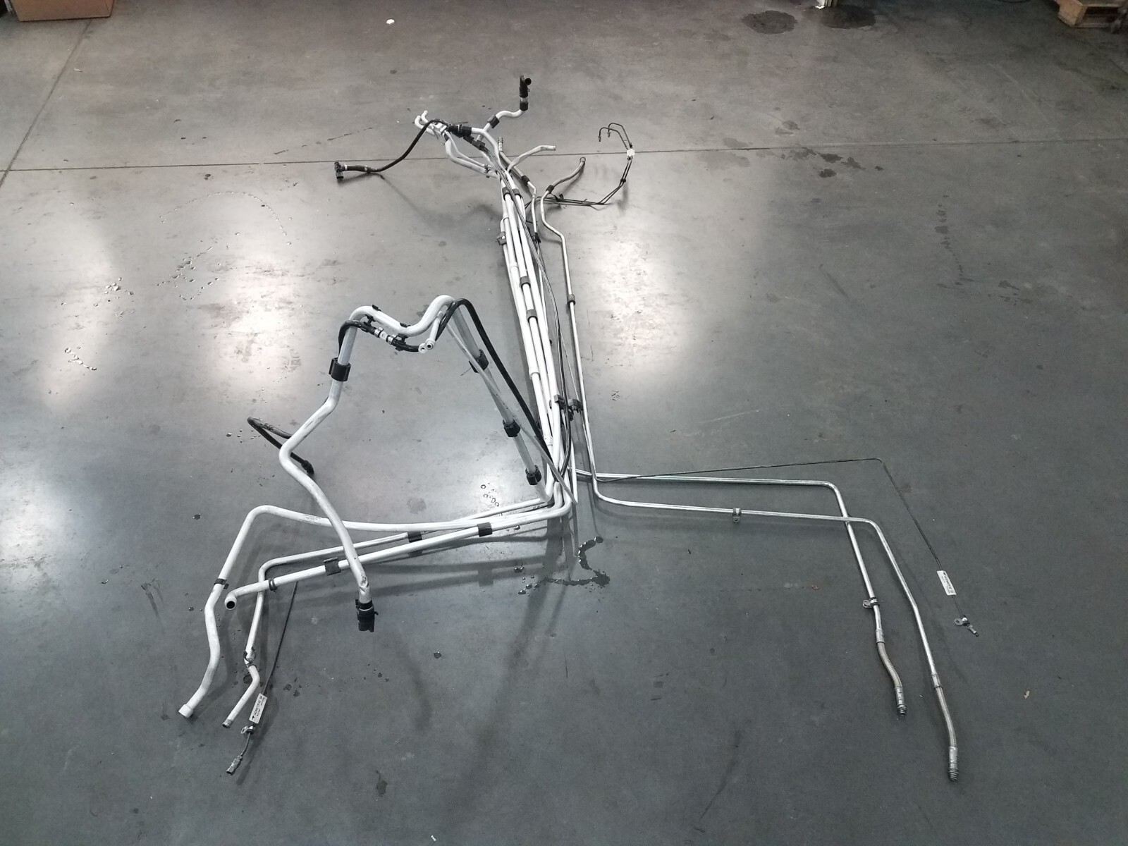 2021 McLaren 765LT Center Tunnel Lines / Pipes #5537 C7