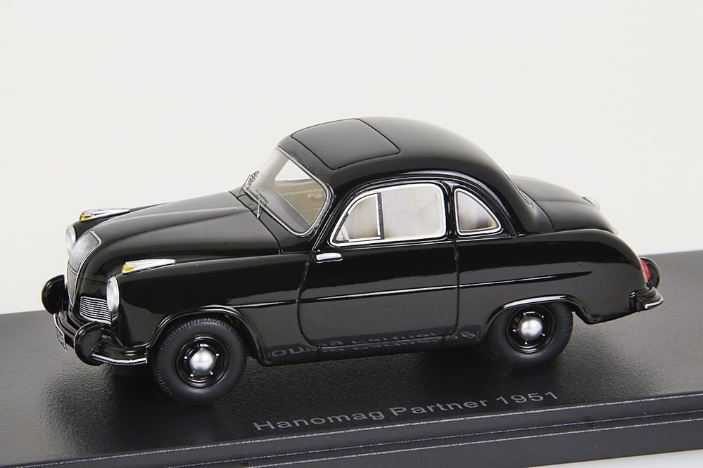 Le camion Hanomag L28 rouge : Tintin et l'île noire 1/43