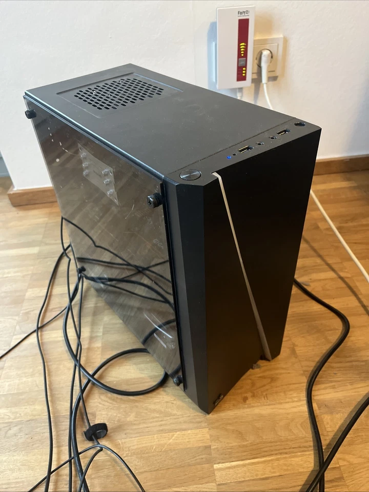 Gaming PC gebraucht Win 10 Pro/ AMD RX Vega 56/ RAM 16 GB/ 3,6 GHz+Monitor& Zube
