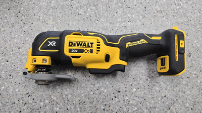 DeWalt DCS356B 20V MAX XR BL Li-Ion 3-Speed Oscillating Tool (Tool Only)