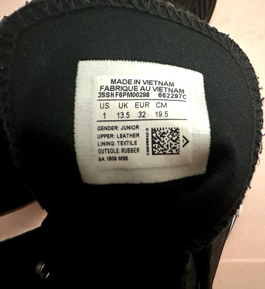 Zapatos Converse Chuck Taylor All Star Hi Top Negros 662297C Talla 1 Cuero Juvenil Foto 3 de 4