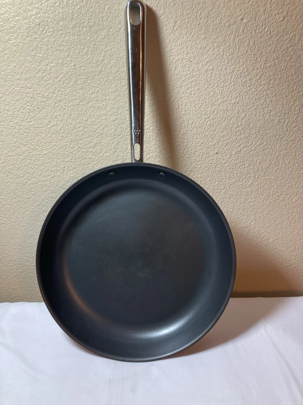 Misen 10 in Carbon Nonstick skillet lightweight self seasoning Used condition