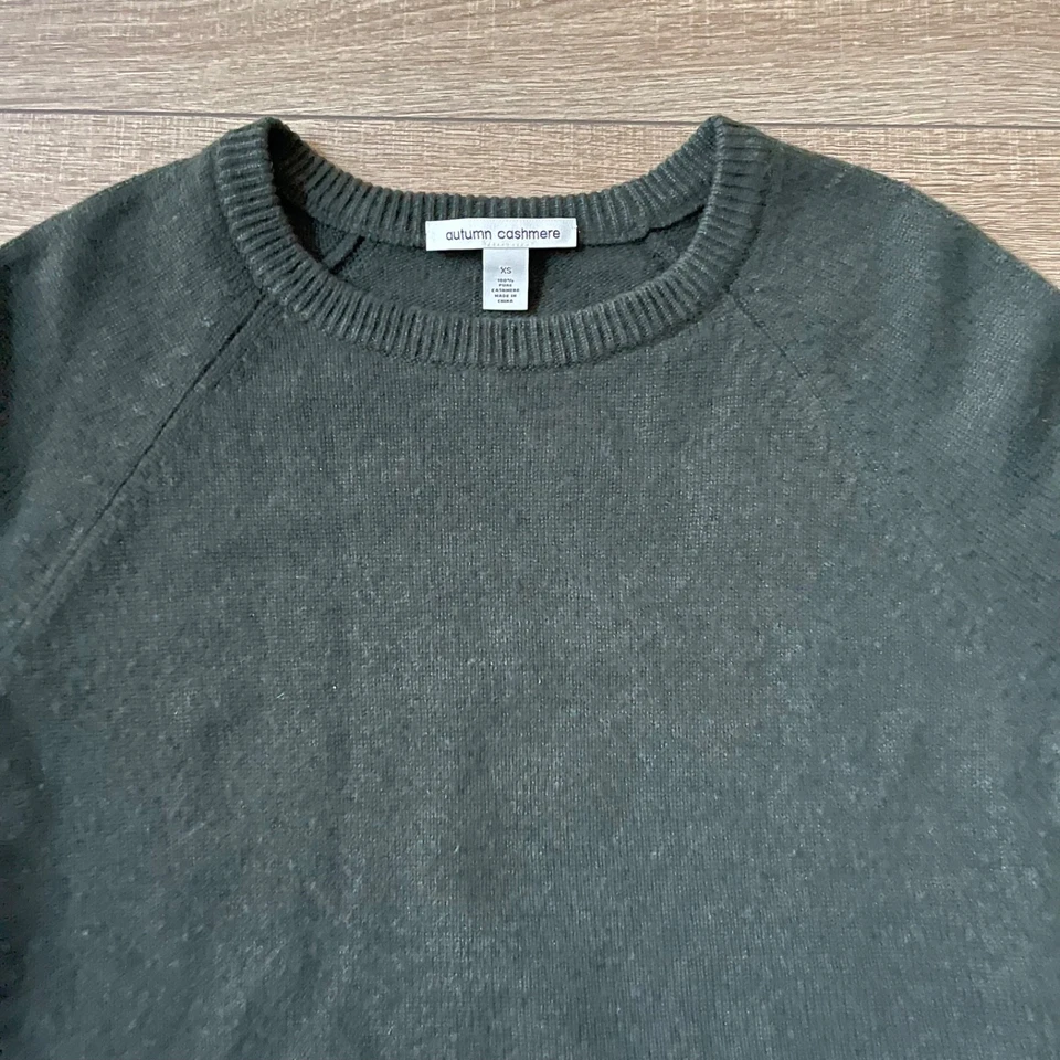 Otoño Cachemira Verde Cuello Redondo Suéter con Textura Tejido y Acentos Cuero Foto 2 de 4