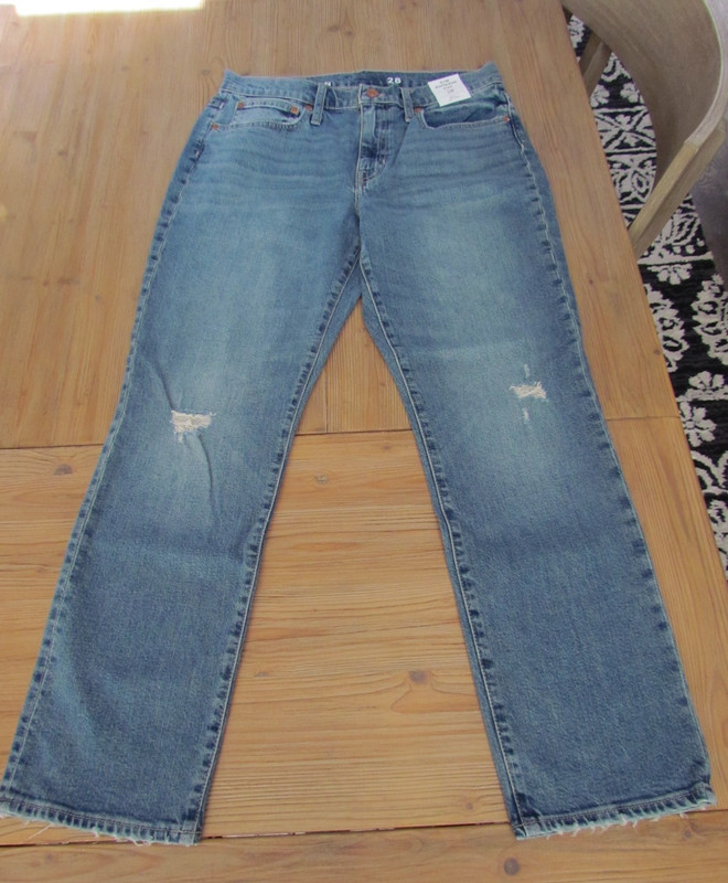 NWT J.Crew Women's Size 28 Distressed Slim Boyfriend Jean  Style # BB474