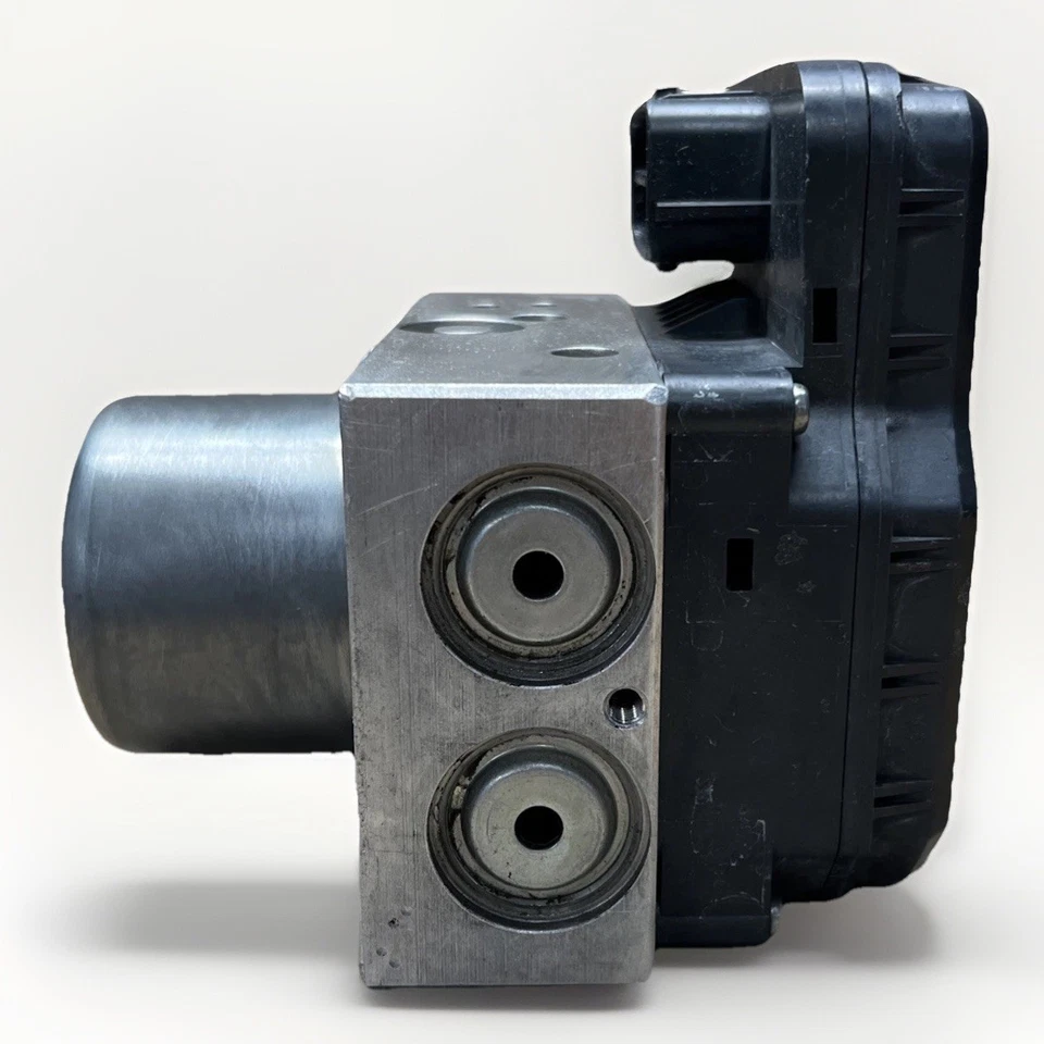 Восстановленный модуль тормозного насоса ABS 2015 - 2023 Isuzu NRR NPR NQR 5.2 | 898321036 - Изображение 3 из 4