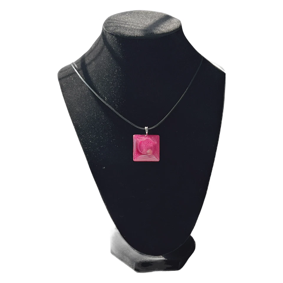 Collar colgante cuadrado - grande Foto 2 de 4
